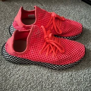 Woman’s Nike Dear Run size 6.5